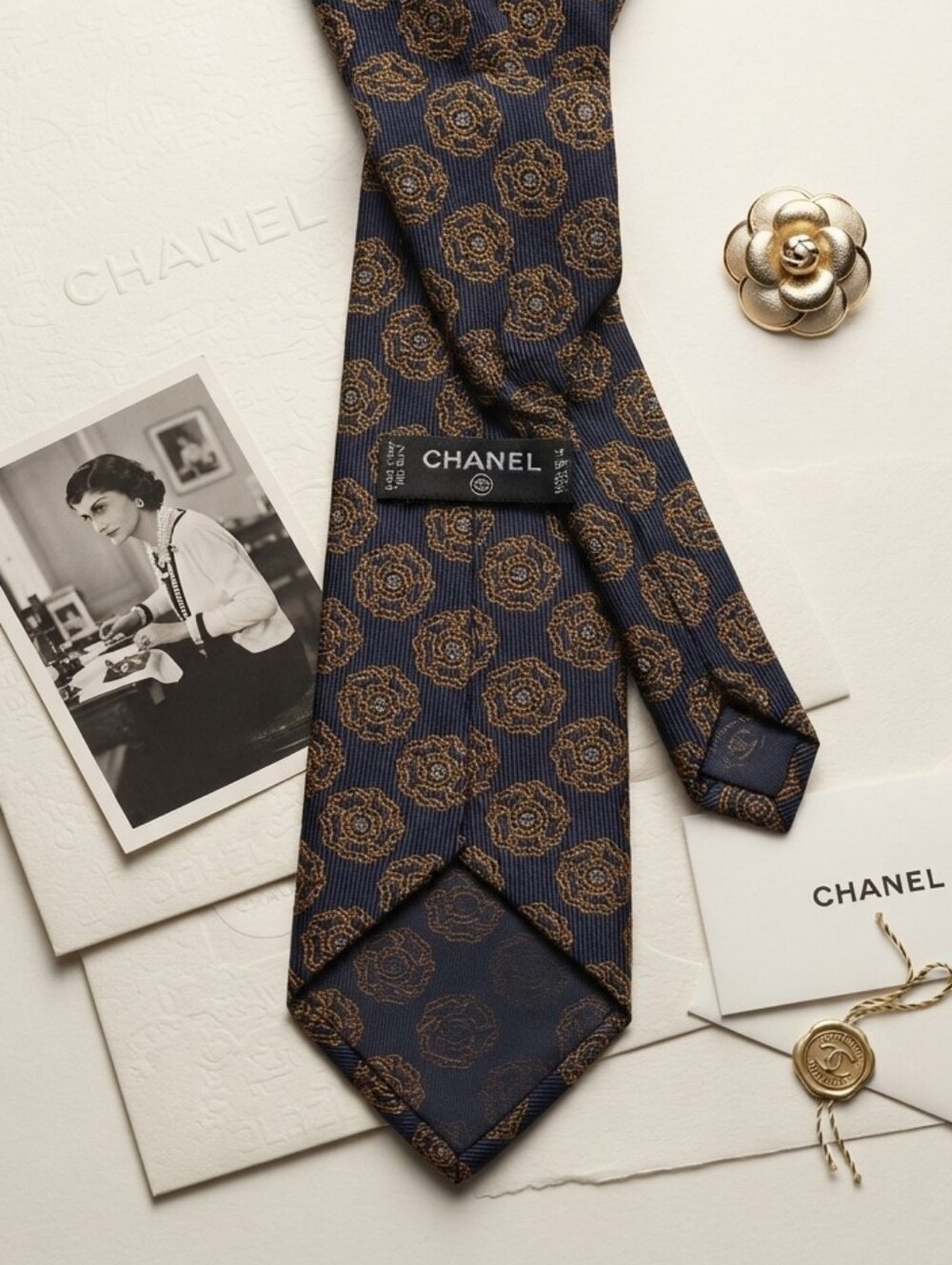 CHANEL Navy and Gold Patterned Silk Neck Tie Mens Luxury 100% Silk Authentic